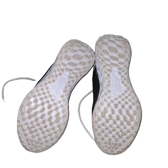 Nike Women’s Black & White Athletic Sneakers | Size 7.5 - Picture 7 of 8